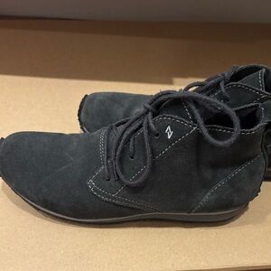 Eddie Bauer Women’s Charcoal Chukka Boots